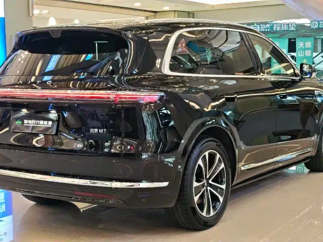 Aito M7 — Фото автомобиля 17
