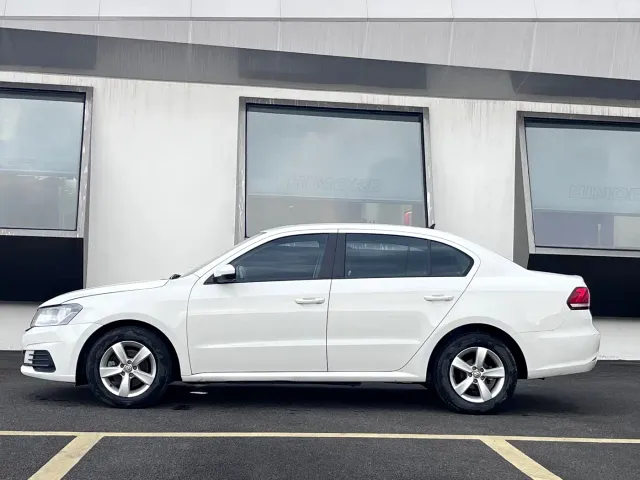 Volkswagen Lavida 2019 Lavida Start 1.5L Auto Comfort (China VI) — Фото автомобиля 4