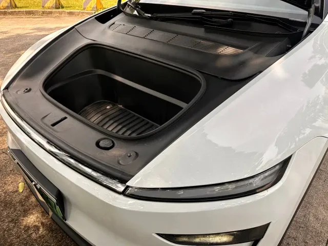 Tesla Model Y — Фото автомобиля 9