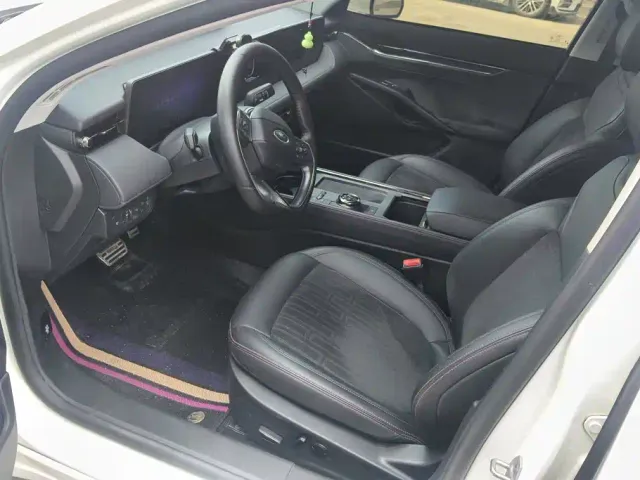 Ford Mondeo — Фото автомобиля 9