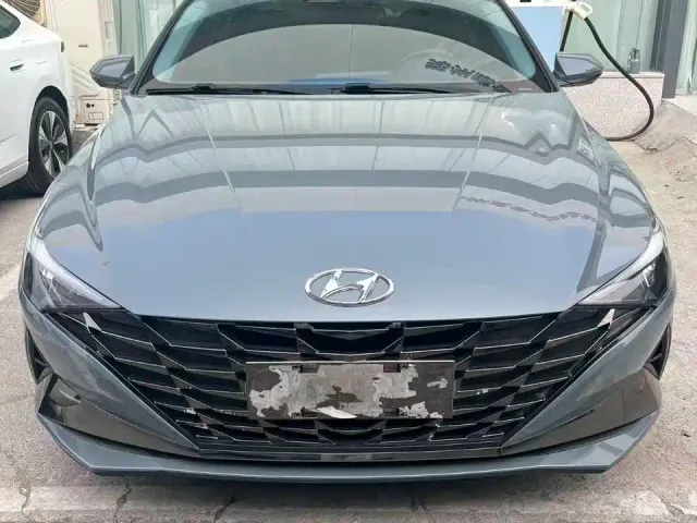 Hyundai Elantra — Фото автомобиля 2
