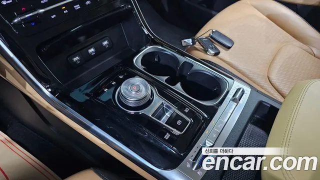 Kia Canival — Фото автомобиля 9