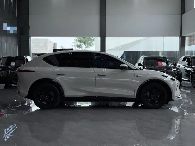 IM Motors LS7 — Фото автомобиля 3