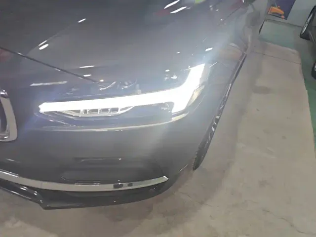 Volvo S90 — Фото автомобиля 23