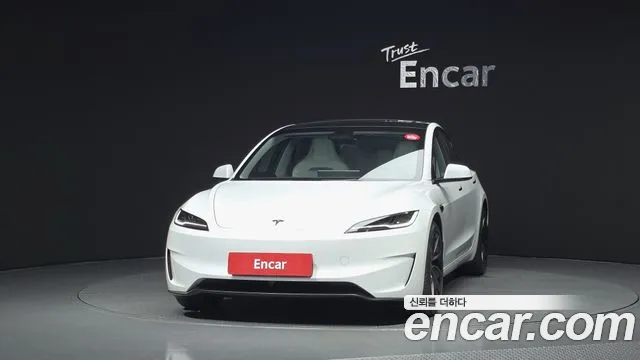 Tesla Model 3 — Фото автомобиля 3