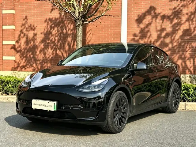 Фотография автомобиля — Tesla Model Y