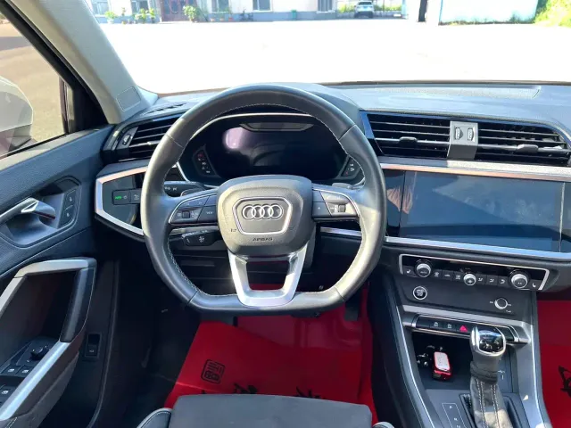 Audi Q3 — Фото автомобиля 11