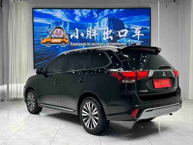 Mitsubishi Outlander — Фото автомобиля 6