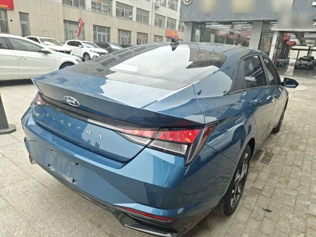 Hyundai Elantra — Фото автомобиля 6