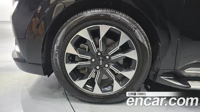 Kia Carnival Generation 4 — Фото автомобиля 5