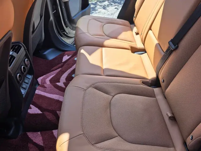 Land Rover Defender — Фото автомобиля 17