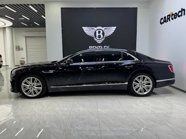 Bentley Flying Spur — Фото автомобиля 22