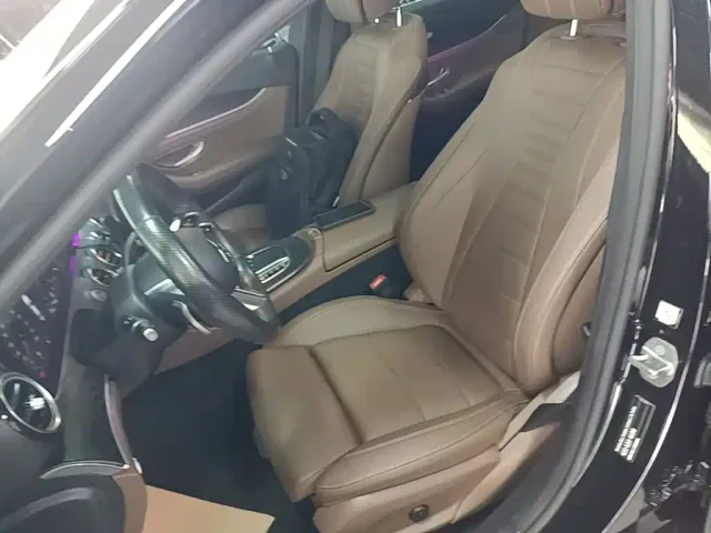 Mercedes-Benz E-Class — Фото автомобиля 14