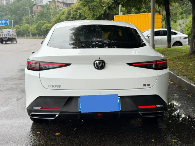 Changan Eado — Фото автомобиля 4