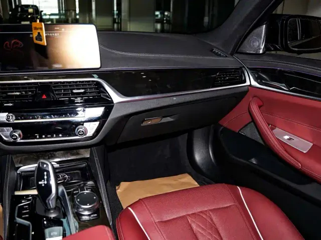 BMW 5 Series — Фото автомобиля 29