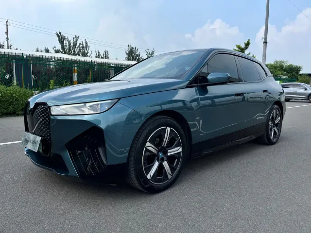 Фотография автомобиля — BMW iX