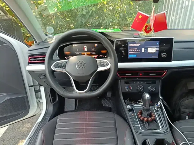 Volkswagen Lavida — Фото автомобиля 10