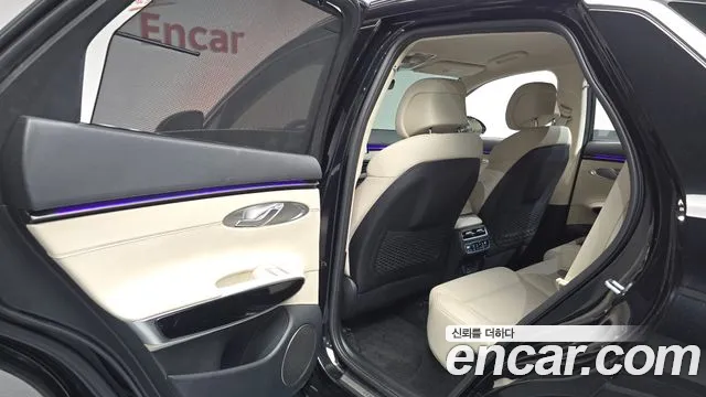 Genesis GV70 — Фото автомобиля 10