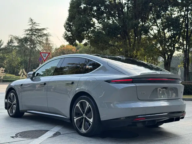 Nio ET5 — Фото автомобиля 5