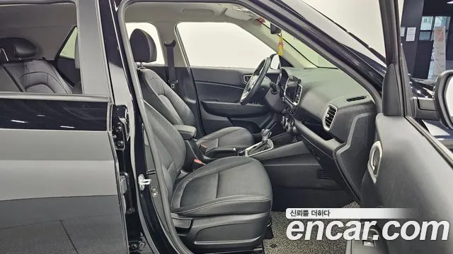 Hyundai Venue — Фото автомобиля 18