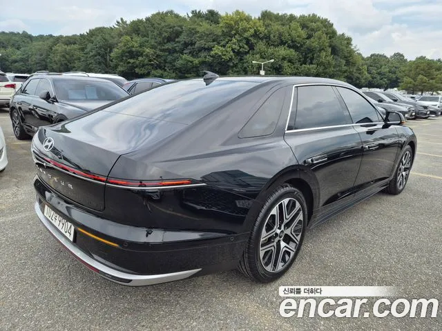 Hyundai Grandeur GN7 — Фото автомобиля 4