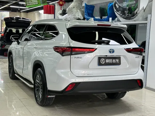 Toyota Highlander — Фото автомобиля 23
