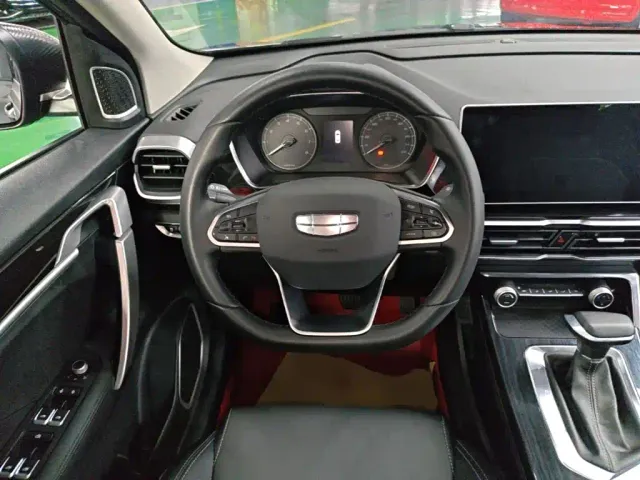 Geely Binyue — Фото автомобиля 10