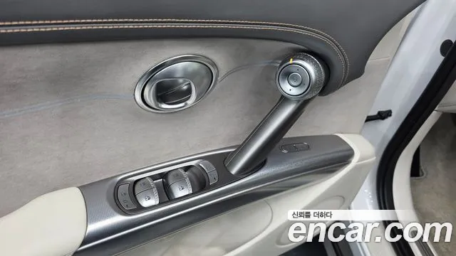Genesis GV60 — Фото автомобиля 24