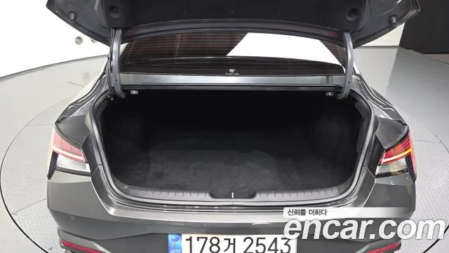 Hyundai AVANTE Avante (CN7) — Фото автомобиля 16