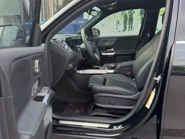 Mercedes-Benz EQB — Фото автомобиля 16