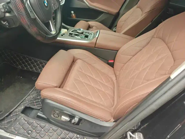 BMW X7 — Фото автомобиля 7