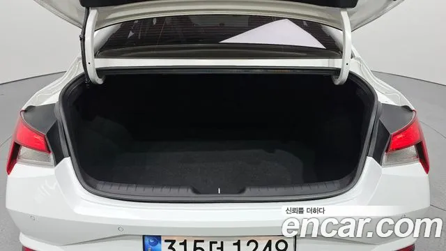 Hyundai Avante CN7 — Фото автомобиля 20