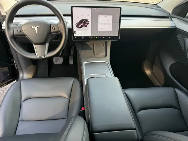 Tesla Model Y — Фото автомобиля 8