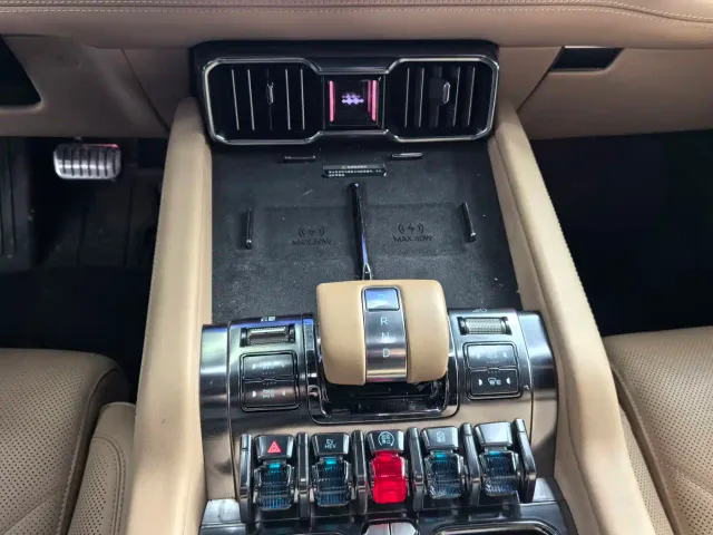 BYD FangChengBao Leopard 8 — Фото автомобиля 4