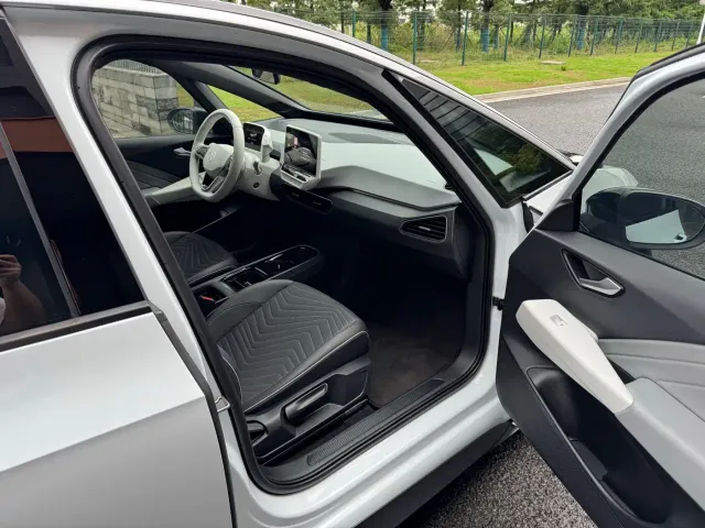 Volkswagen ID.3 — Фото автомобиля 15