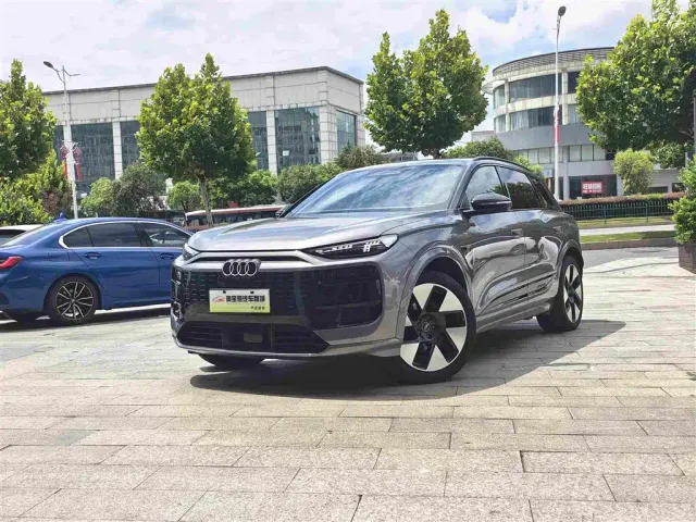 Фотография автомобиля — Audi Q6L e-tron