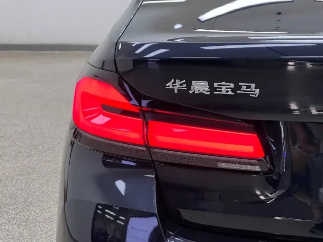 BMW BMW 5 Series 2022 Facelift 530Li Leading M Sport Package — Фото автомобиля 7