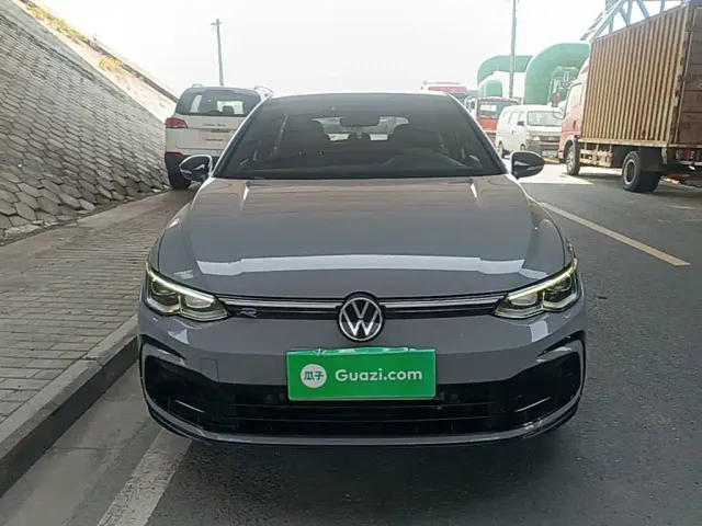 Volkswagen Golf — Фото автомобиля 2