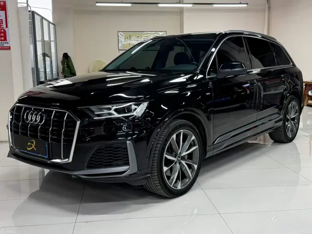Фотография автомобиля — Audi Q7