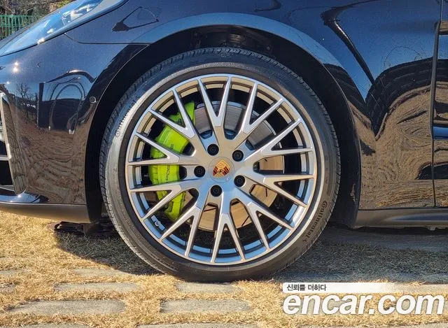 Porsche Panamera — Фото автомобиля 10