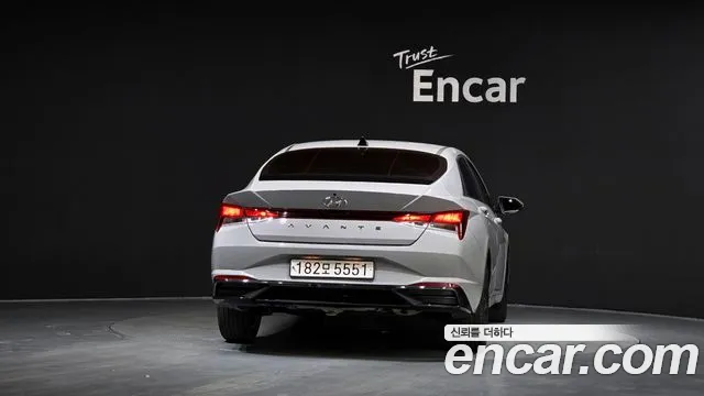 Hyundai Avante CN7 — Фото автомобиля 4