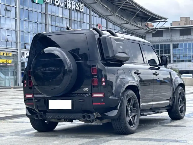 Land Rover Defender — Фото автомобиля 6
