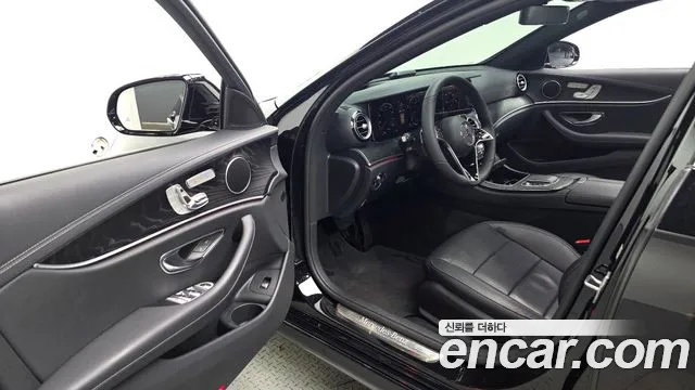 Mercedes-Benz E-Class — Фото автомобиля 9