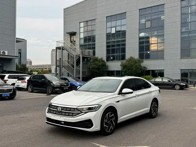 Фотография автомобиля — Volkswagen Sagitar