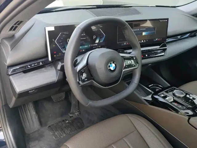 BMW 5 Series — Фото автомобиля 7