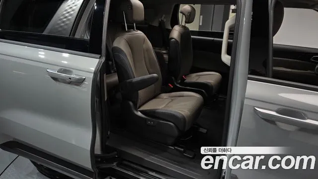 Kia Carnival — Фото автомобиля 18