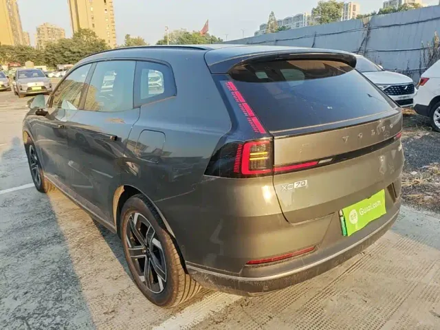 Volvo XC70 Plug-in Hybrid — Фото автомобиля 4