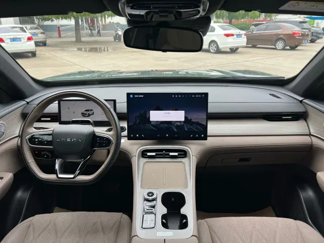 Chery Tiggo 8 PLUS — Фото автомобиля 12