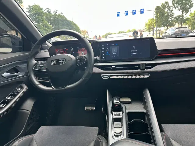 Geely Binrui — Фото автомобиля 12