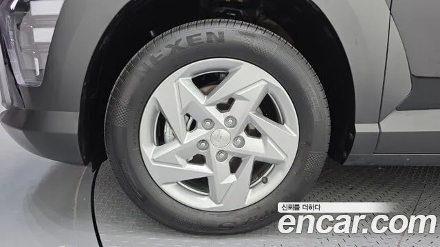 Hyundai Kona Kona (SX2) Бензин 1.6 турбо 2WD — Фото автомобиля 5